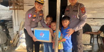 Sat Lantas Polres Tubaba Berikan Bantuan untuk Warga dalam Rangka Menyambut HUT Lalu lintas Bhayangkara ke 69