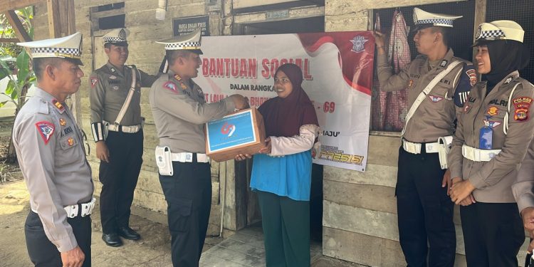 Sambut HUT Lalu Lintas Bhayangkara ke 69, Polres Tuba Gelar Baksos di Dua Lokasi Berbeda