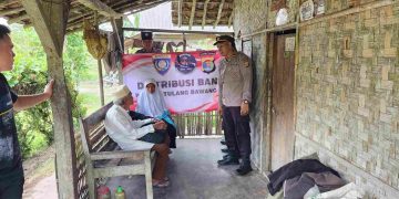 Sat Binmas Polres Tubaba Salurkan Bansos Nusantara Cooling System Jelang Pilkada 2024