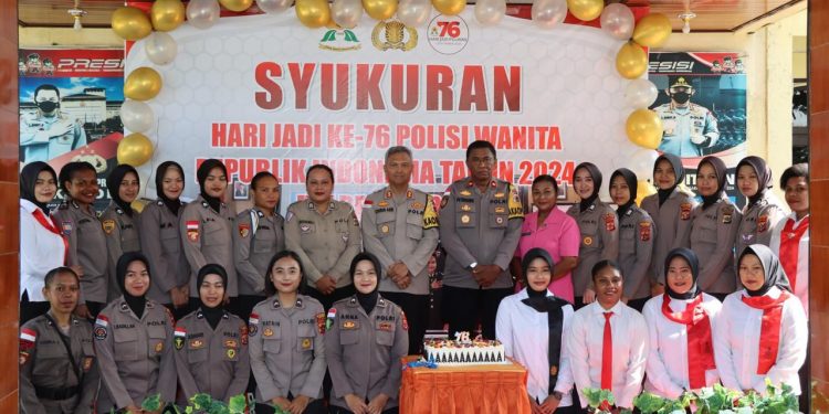 Hari Jadi Polwan ke 76 ,Polres Keerom Gelar Syukuran Potong Tumpeng