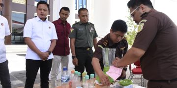 Pemkab Tubaba Saksikan Pemusnahan Barang Bukti 20 Kasus Pidana oleh Kejari