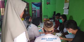 Masyarakat Penumangan Baru Geruduk Pengobatan Gratis