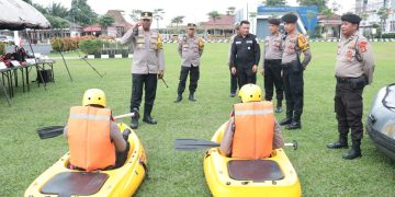Kesiapan Hadapi Cuaca Ekstrem, Kapolres Tuba Cek Peralatan SAR