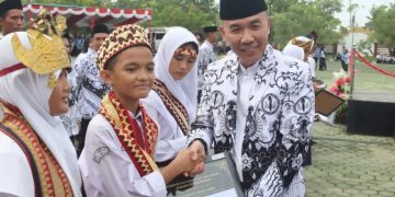 Pemkab Way Kanan Menggelar Upacara Peringatan Hari Guru dan HUT PGRI ke 79 Tingkat Kabupaten Way Kanan Tahun 2024
