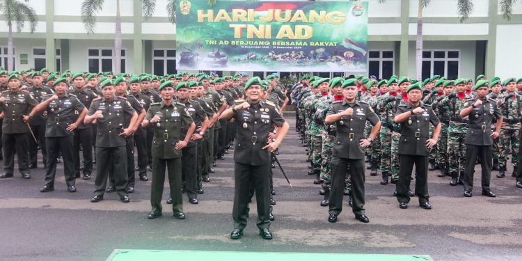 Dandim 0410/KBL Hadir dan Ikuti Upacara Peringatan Hari Jadi TNI AD Tahun 2024.