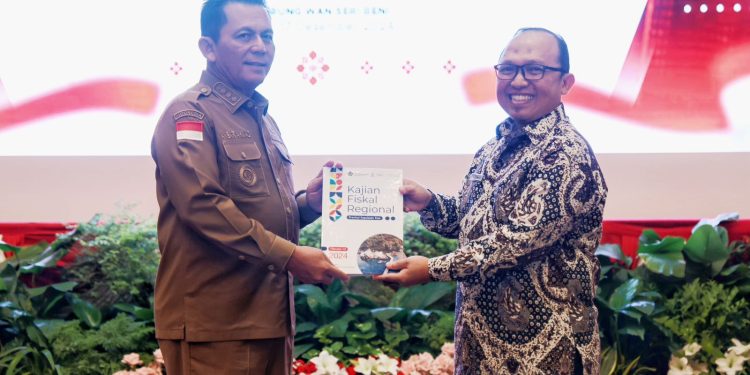 Ansar Ahmad Serahkan DIPA dan TKD Kepri 2025 Sebesar Rp15,94 Triliun Secara Digital