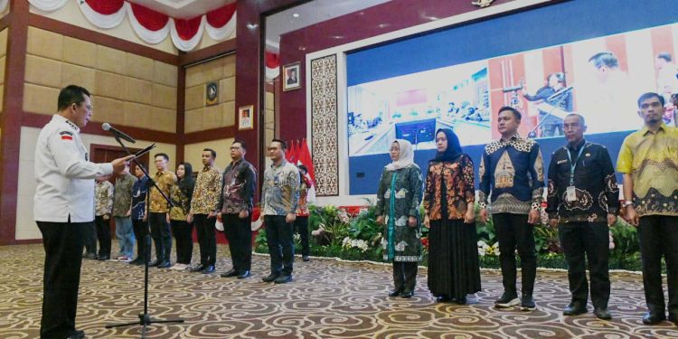 Gubernur Kepri Kukuhkan Pengurus FKIJK Kepri dan TPAKD Tiga Wilayah