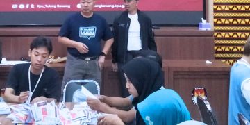 Bawaslu Kabupaten Tuba Melakukan Pengawasan Langsung Proses Sortir dan Pelipatan Suara