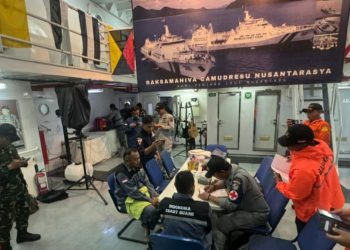 KN. Tanjung Datu-301 Selamatkan MT Silver Sincere Yang Tenggelam