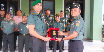 Kasdim 0410/KBL Pimpin Tradisi Korps Pelepasan 1 Pama