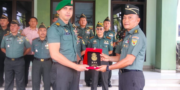 Kasdim 0410/KBL Pimpin Tradisi Korps Pelepasan 1 Pama