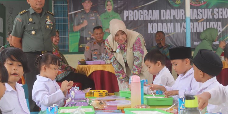 Kodim 0410/KBL Gelar Program Dapur Masuk Sekolah di TK Persit Kartika II-28 Bandar Lampung