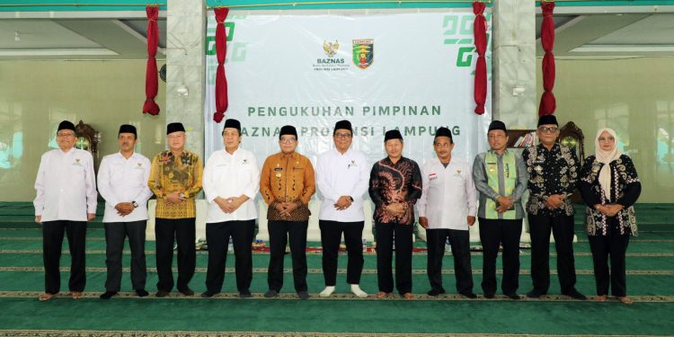 Pj. Gubernur Samsudin Kukuhkan Kepengurusan Baznas Lampung Periode 2024-2027, Dihadiri Pimpinan Baznas RI Prof. Nadratuzzaman Hosen