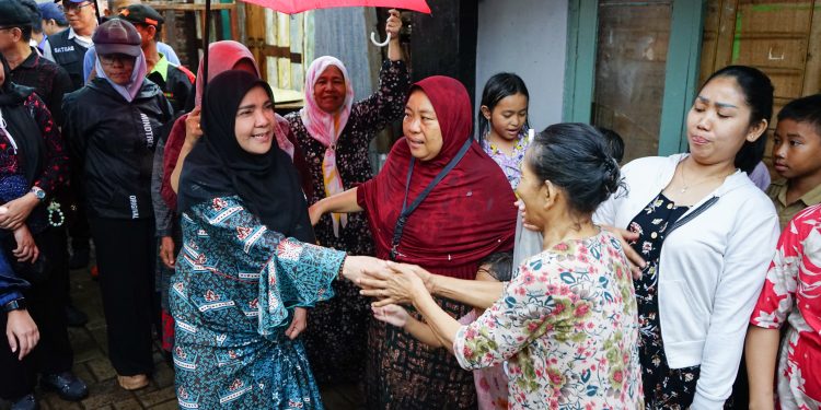 Eva Dwiana Tinjau Lokasi Terdampak Banjir