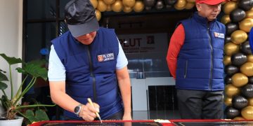 Majukan Perekonomian UMKM, Pj. Bupati Nukman Resmikan Gedung PLUT