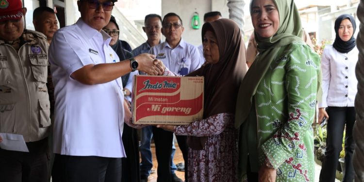 Pj. Bupati Nukman Meninjau Lokasi Kebakaran di Kelurahan Fajar Bulan