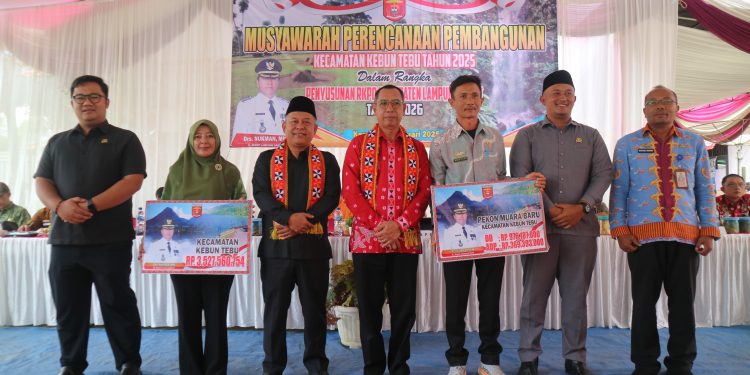 Drs Ismet Inoni Pimpin Musrembang di Kecamatan Kebun Tebu