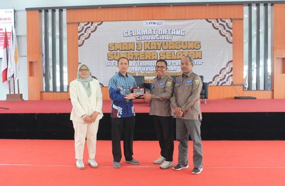 Siswa SMA Negeri 3 Unggulan Kayu Agung Antusias Mengenal Prodi di FTIK Itera