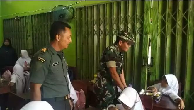 Kodim 0427/Way Kanan Tinjau Kegiatan Makan Bergizi