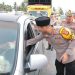 Polres Tuba Bagikan Ratusan Takjil ke Pengendara, AKBP Yuliansyah Paparkan Tujuannya