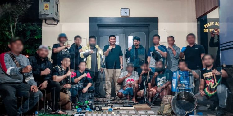 Personil Timsus Sat Reskrim Polres Keerom Bersama Satgas Ops Damai Cartenz-2025 Berhasil Gagalkan Penyelundupan Senjata ke KKB di Puncak Jaya