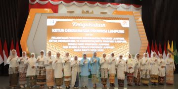 Partinia Parosil Mabsus Dilantik Sebagai Ketua Dekranasda, Bunda Paud dan Bunda Literasi Kabupaten Lampung Barat Masa Bakti 2025-2030