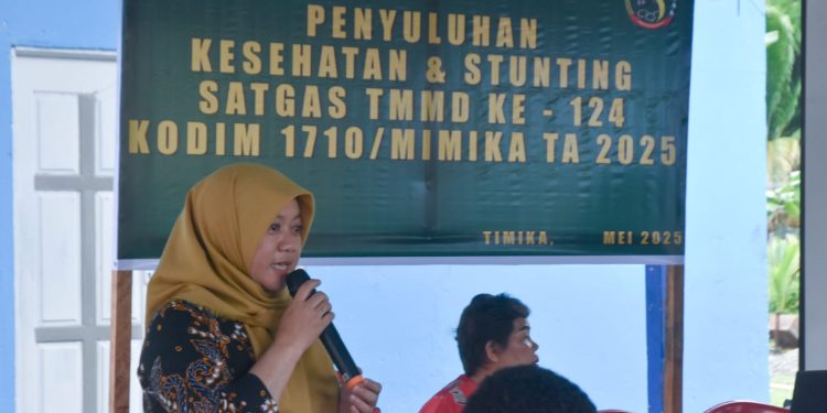 Satgas TMMD Kodim 1710/Mimika Berikan Edukasi Masyarakat tentang Kesehatan dan Pencegahan Stunting