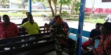 Personel Satgas TMMD Jalin Komunikasi Sosial dengan Warga