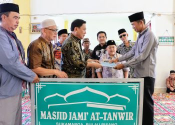 Irawan Topani, SH, M,Kn, Hadiri Anjau Silau Keluarga Kartadilaga dan Peresmian Masjid Jami’ At-Tanwir