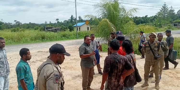 Satpol PP Keerom Lakukan Edukasi dan Penegakan Peraturan Daerah