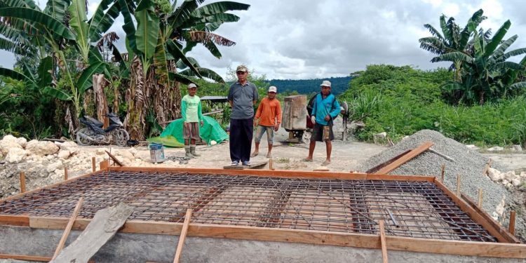 Wakil Bupati Keerom Tinjau Pembangunan Jembatan Lahan Produksi di Kampung Arsopura