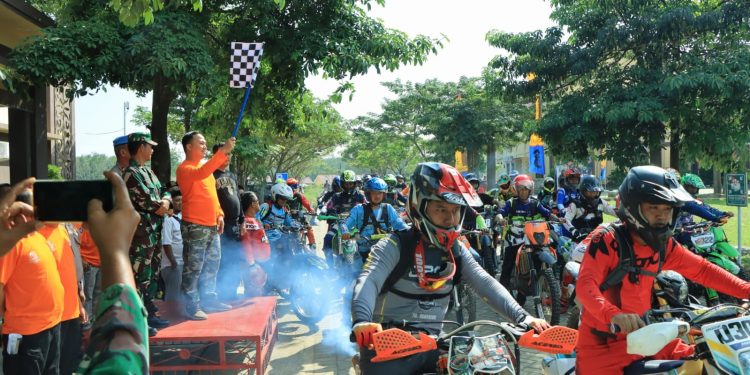 AKBP Sendi Antoni, Lakukan Pelepasan Gas Amal Trail Adventure dalam Rangka HUT Bhayangkara ke 79