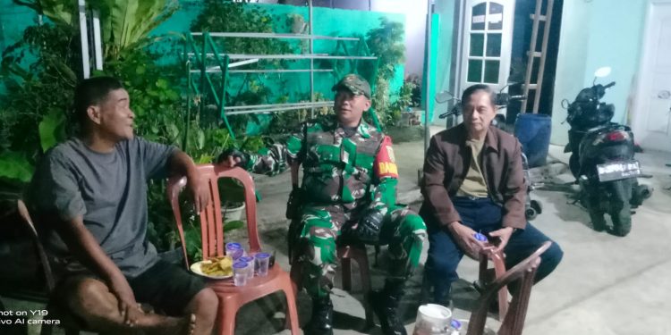 Babinsa Koramil 410-02/Teluk Betung Selatan  giat Komsos