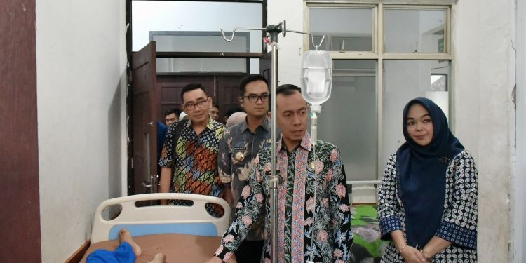 Wakil Bupati Lampung Utara Tinjau Bangunan Roboh di RSUD Ryacudu, Instruksikan Inventarisasi dan Perawatan Berkala