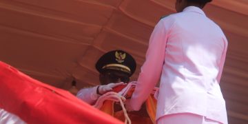 Bupati Keerom, Piter Gusbager Pimpin Upacara HUT RI ke 80