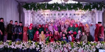 Resepsi Pernikahan Putri Pertama Dari Bapak Mahat Ferry, Berlangsung Meriah Tamu Undangan Disambut Tari Pagar Pengantin