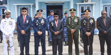 Dandim 1710/Mimika Ikuti Upacara Tabur Bunga di Pelabuhan Poumako dalam Rangka Memperingati HUT ke 80 Kemerdekaan RI