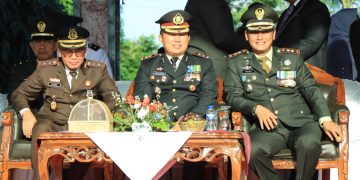 Kapolres Tulang Bawang Barat Hadiri Upacara Penurunan Bendera dalam Rangka Hari Ulang Tahun Kemerdekaan RI ke 80