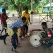 Babinsa Koramil 1710-01/Kokoknao Dampingi Petugas Puskesmas Melaksanakan Pelayanan Kepada Masyarakat
