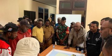 Babinsa Koramil 1710-01/Kokonao Dampingi Kegiatan Pemetaan Batas Wilayah Adat Kabupaten Mimika dan Kaimana