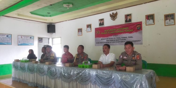 Kapolsek Tulang Bawang Tengah Silaturahmi Kamtibmas dengan Masyarakat Tiyuh Penumangan Baru