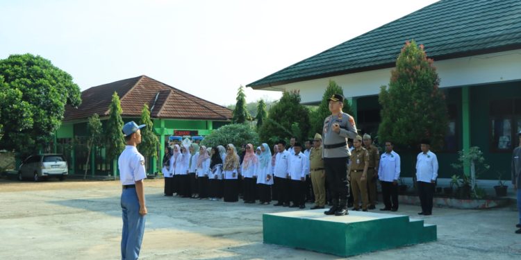 Muspida Road to School : Kapolres Tulang Bawang Barat Berikan Himbauan di MAN 1 Tulang Bawang Tengah