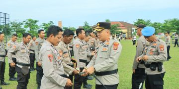 Kapolres Tubaba Lakukan Pemeriksaan Sikap Tampan dan Kelengkapan Data Diri Personil