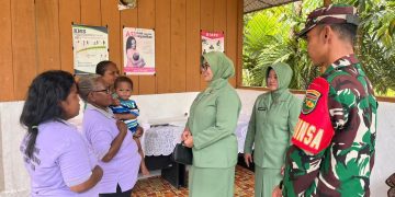 Dukung Program Penurunan Angka Stunting, Kodim 1710/Mimika Beri Makanan Tambahan ke Balita Jelang HUT TNI ke 80