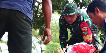 Babinsa Koramil 410-04 TKT, Lakukan Kamis Bersih