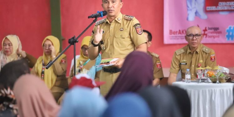 Bagikan 1. 468 Seragam Gratis Siswa SD, SMP, Parosil Paparkan Rencana Program Beasiswa untuk Masyarakat Tak Mampu