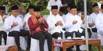 Peringati HUT ke 34 Lampung Barat, Bupati Berama Forkopimda Ziarah Kubur dan Doa Bersama untuk Para Korban Gempa 1994