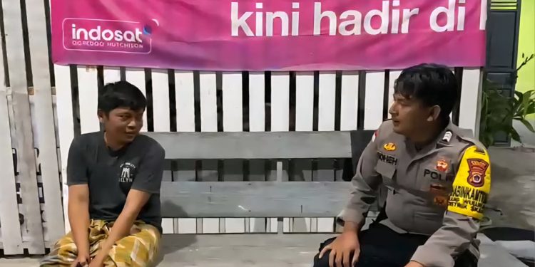 Bhabinkamtibmas Kampung Wulukubun Gelar Siskamling Bersama Warga, Wujudkan Lingkungan Aman dan Kondusif