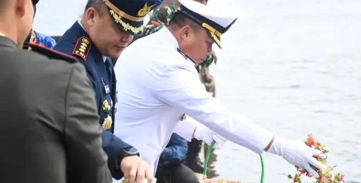Kenang Jasa Para Pahlawan, Kodim 1710/Mimika Bersama Satuan TNI Gelar Upacara Tabur Bunga dalam Rangka HUT TNI ke 80