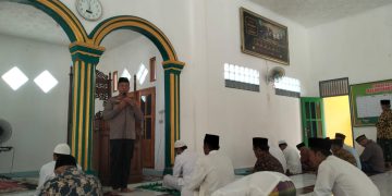 Kapolsek Lambu Kibang Melaksanakan Kegiatan Jumat Keliling Sekaligus Menjadi Khotib Sholat Jumat